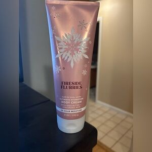 Bath and Body Works Fireside Flurries